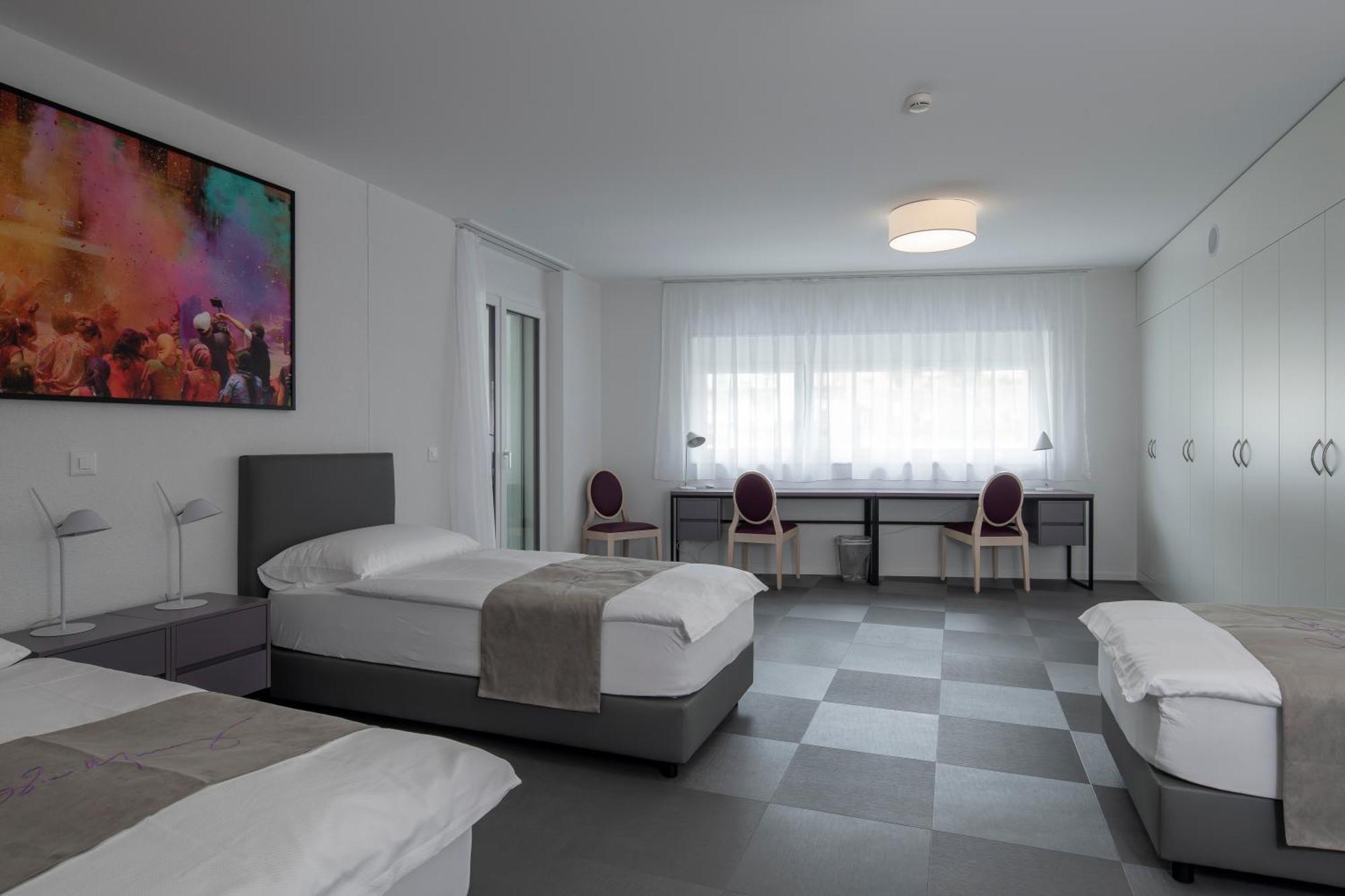 "The Freddie Mercury" Hotel มงเทรอซ์ ภายนอก รูปภาพ