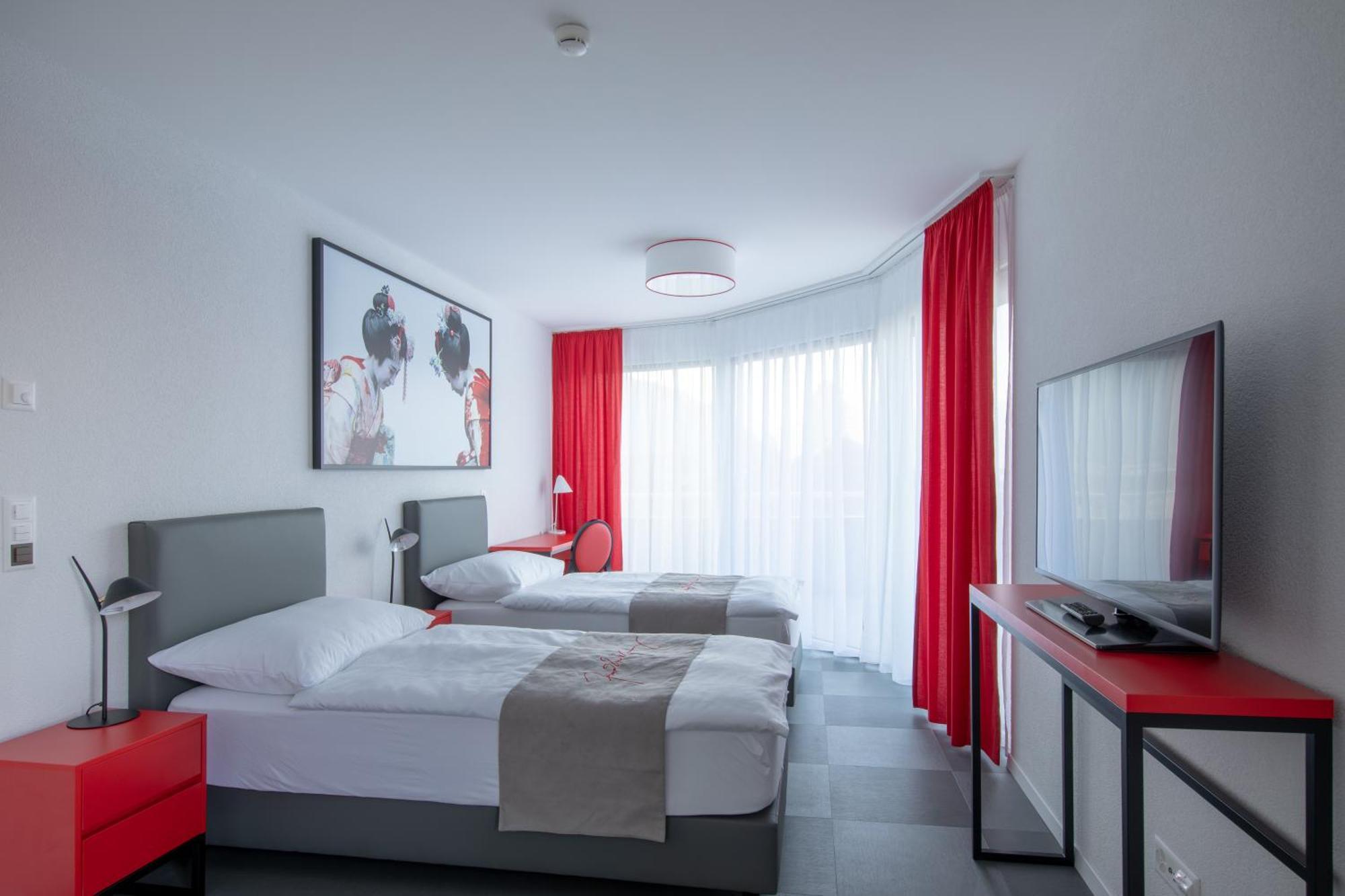 "The Freddie Mercury" Hotel มงเทรอซ์ ภายนอก รูปภาพ