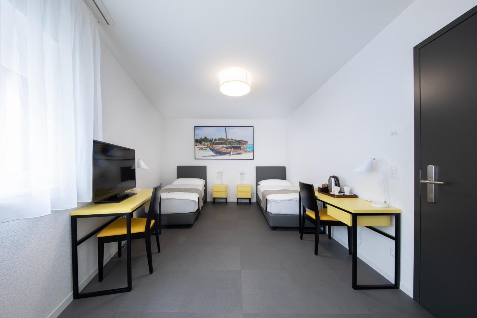 "The Freddie Mercury" Hotel มงเทรอซ์ ภายนอก รูปภาพ